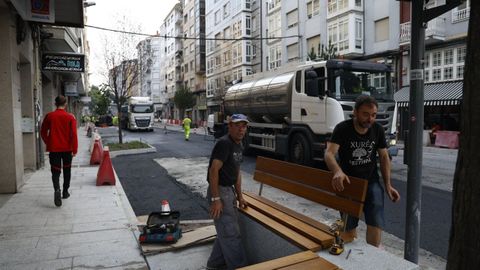 Trabajos de asfaltado de la calle Pena Trevinca m�s de cinco meses despu�s del socav�n