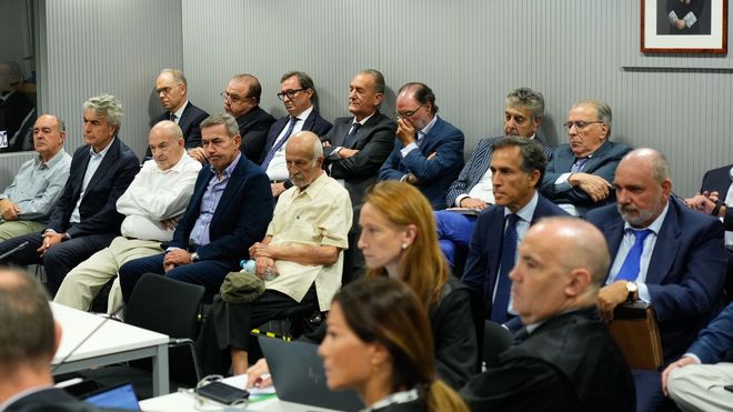 La Audiencia Nacional celebr� el inicio del primer juicio del que se conoci� como caso Lezo, que sienta en el banquillo a m�s de una veintena de acusados.