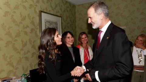 Gestos cari�osos de los reyes al recordar su primer encuentro en los premios Pr�ncipe de Asturias hace 20 a�os