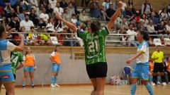 La futbolista del Bembrive Jessi Lores, durante el partido ante el Mar�n.