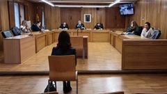 Una matrona del centro de salud de Castro Ribeiras de Lea fue juzgada por acceder al historial cl�nico de su marido.