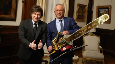 Milei, con el secretario de Salud de Estados Unidos, Rober Kennedy Jr., en la Casa Rosada