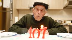 Pancho en su 107 cumplea�os: �Com�n uns callos que me�souberon moito�