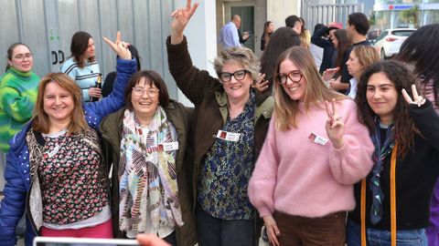 Muchas risas y nervios entre las agraciadas con el segundo, que tambi&eacute;n adquirieron trabajadores de las tiendas y de todo el grupo gallego