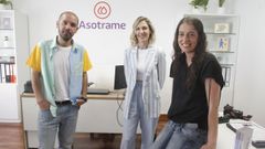Cristina Pi�eiro (en el centro), con parte del equipo de Asotrame