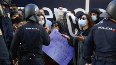 Dispositivo policial en un acto electoral de Vox celebrado en A Coru�a, el pasado 27 de junio