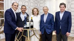 Rodolfo Bastida, Javier Pijoan, de Zamora Company, junto a Araceli Fernndez, Honorato Lpez y Eduardo Lpez, de Bodegas Godeval