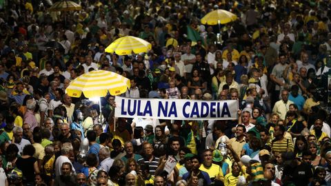 Vista de la masiva manifestaci�n en Sao Paulo de los partidarios de que Lula da Silva sea enviado a prisi�n