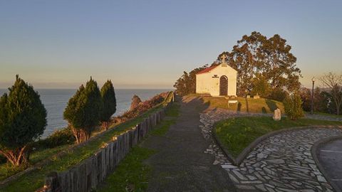 Ermita del Espritu Santo, Murosdel Naln