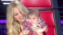 Shakira, junto a su hiijo Mil�n Piqu�, en el plat� de �La Voz�. https://twitter.com/Shakira