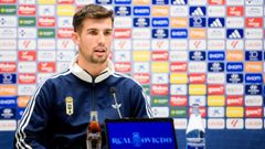 El canterano del Celta Carlos Dom�nguez, en su presentaci�n con el Oviedo.