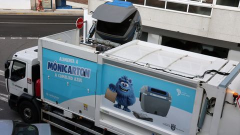 Servicio de recogida de Urbaser en Vilagarc�a.