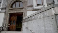 Imagen de archivo de la entrada a la Audiencia Provincial de A Coru�a 
