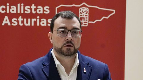 El secretario general de los socialistas asturianos y presidente del Principado, Adrin Barbn