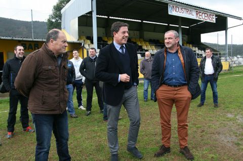 G�mez Besteiro, ayer en el campo de f�tbol de A Mina.