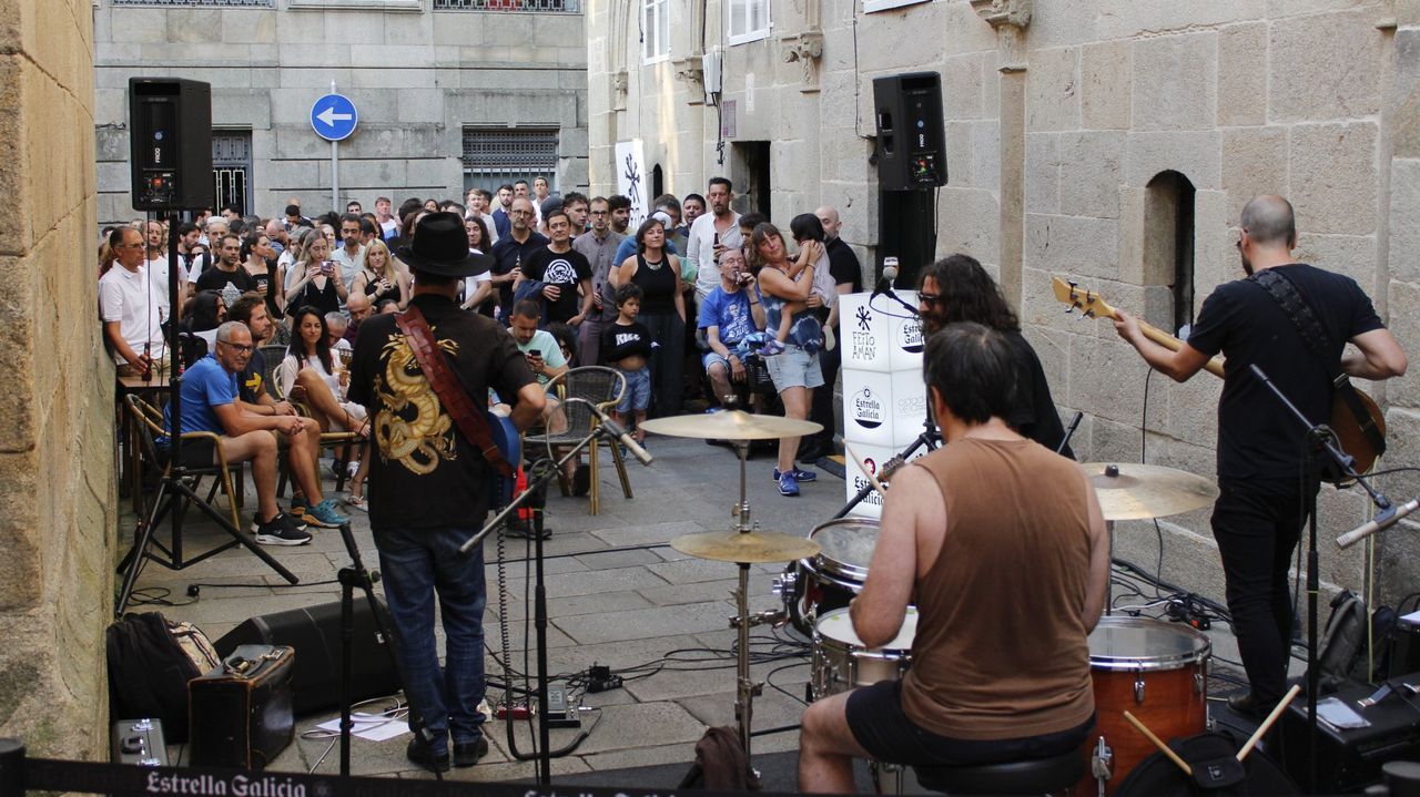 A Reixa Bar, en Santiago, festexa este venres 30 anos: «Foi especial ...