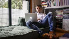 El escritor Juan Tall�n, autor de �Rewind�, llev� a cabo en la pandemia una �mudanza interior�