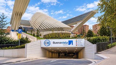 Entrada al p�rking Buenavista, situado en la ciudad de Oviedo, y que opera la gallega Cer&Ber
