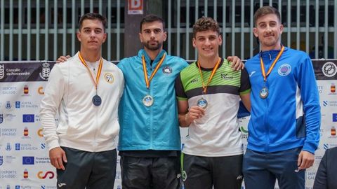 Felpeto, a la derecha de la foto