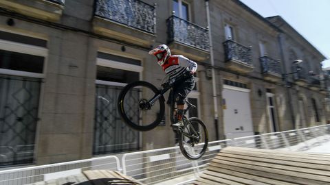 Carrera final del descenso urbano de Sarria