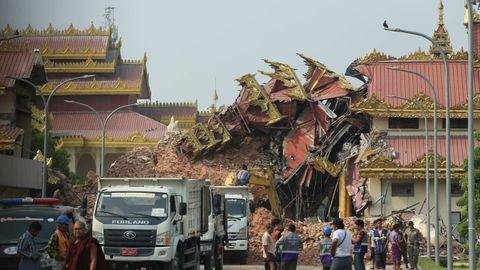 Edificio derrumbado en Mandalay, Birmania