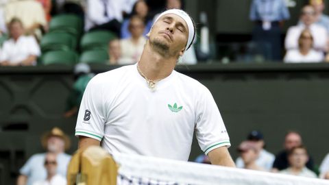 El tenista alemán Alexander Zverev, ayer tras caer en Wimbledon
