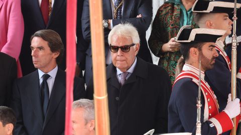 Jos Mara Aznar y Felipe Gonzlez tras el acto