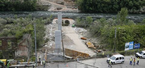 El nuevo puente sobre el r�o Mi�o evitar� tener que pasar por la presa y recortar� el recorrido en siete kil�metros. 