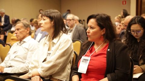 La portavoz nacional del BNG, Ana Pont&oacute;n, junto a la eurodiputada Ana Miranda, este viernes en Brasilia.