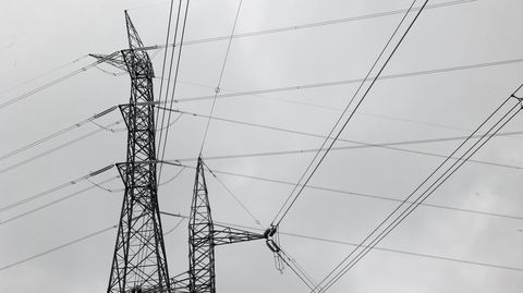 Tendidos eléctricos en Castro de Rei