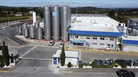 Imagen exterior de la planta de Naturleite en el pol�gono de Meira
