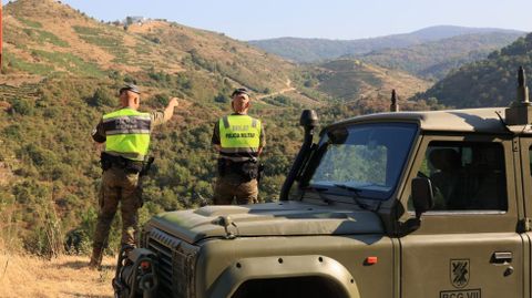 Militares de la Brilat vigilando los montes gallegos este verano.