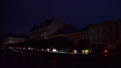 Vista del centro de Le�polis a oscuras debido a los da�os causados por las bombas rusas en las infraestructuras el�ctricas de la ciudad