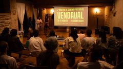 Presentaci�n dunha das actividades da segunda edici�n do festival Vendaval na localidade de Man�n, en Sarria
