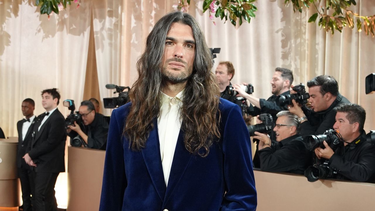 «Sirât» de Oliver Laxe se va con las manos vacías de los Globos de Oro en los que venció «Una batalla tras otra»