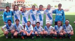 La monfortina Carmen Carballada, segunda por la derecha agachada, en un partido de la selecci�n.