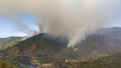 Imagen del incendio en Abrence (Lugo) del pasado mes de agosto.