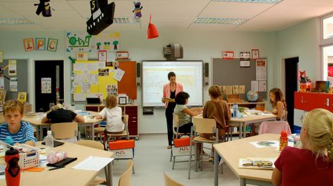 Unha clase na Hollandse School de Singapur