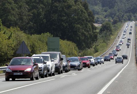 Llegar al centro O Grove puede llevar hasta media hora, pues las retenciones son diarias. 