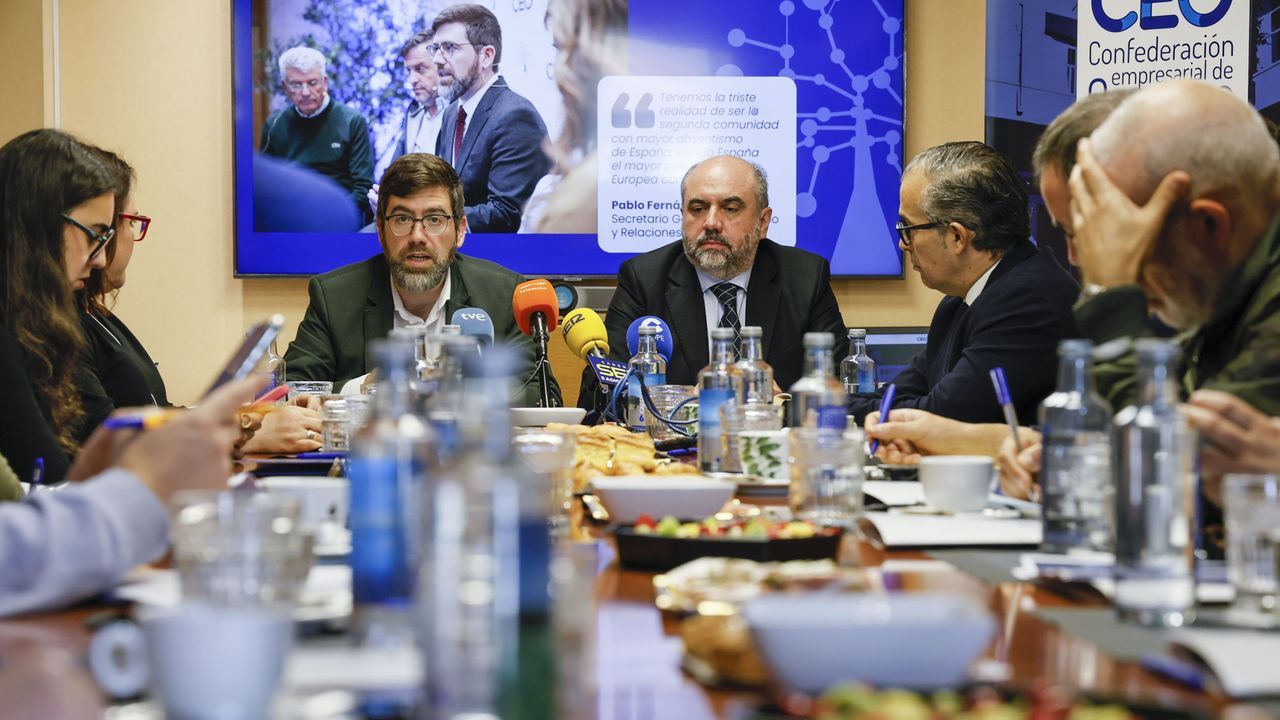 La patronal de Ourense ve en el absentismo laboral un problema estructural