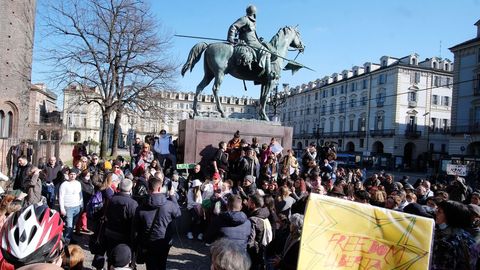 Manifestantes en Turn