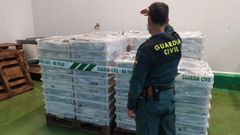 Xarda decomisada por la Guardia Civil en un control de carretera en A Mari�a, el pasado abril