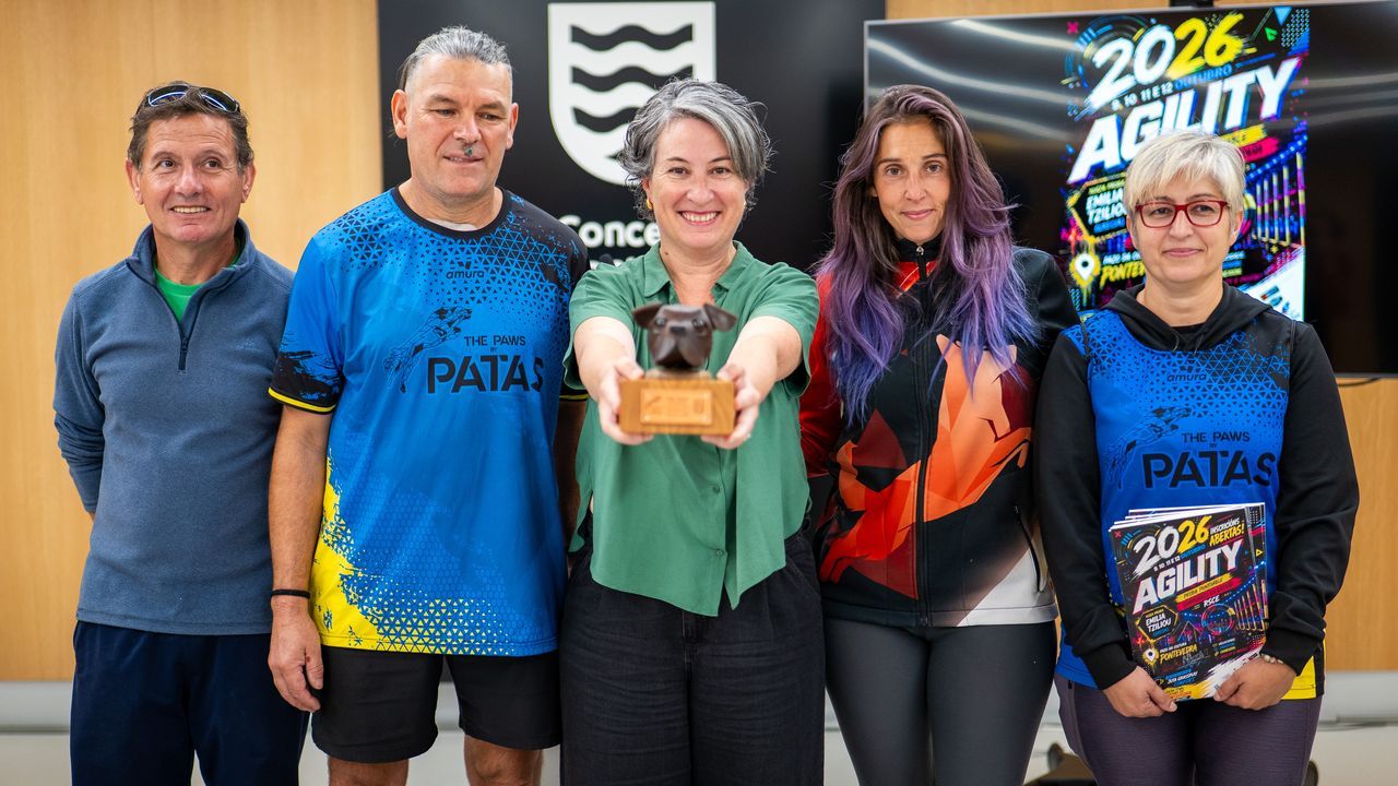 Emilia Tziliou, jueza griega de la prueba de agility: «Primero son los perros, y segundo es el deporte»