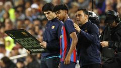 Lamile Yamal, en los instantes previos a su estreno con el primer equipo de Barcelona ante el Real Betis.