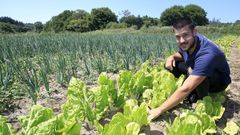 Daniel L�pez cultiva diversas hortalizas al aire libre y en invernadero
