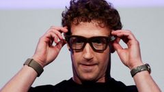 Mark Zuckerberg luciendo las gafas de Meta