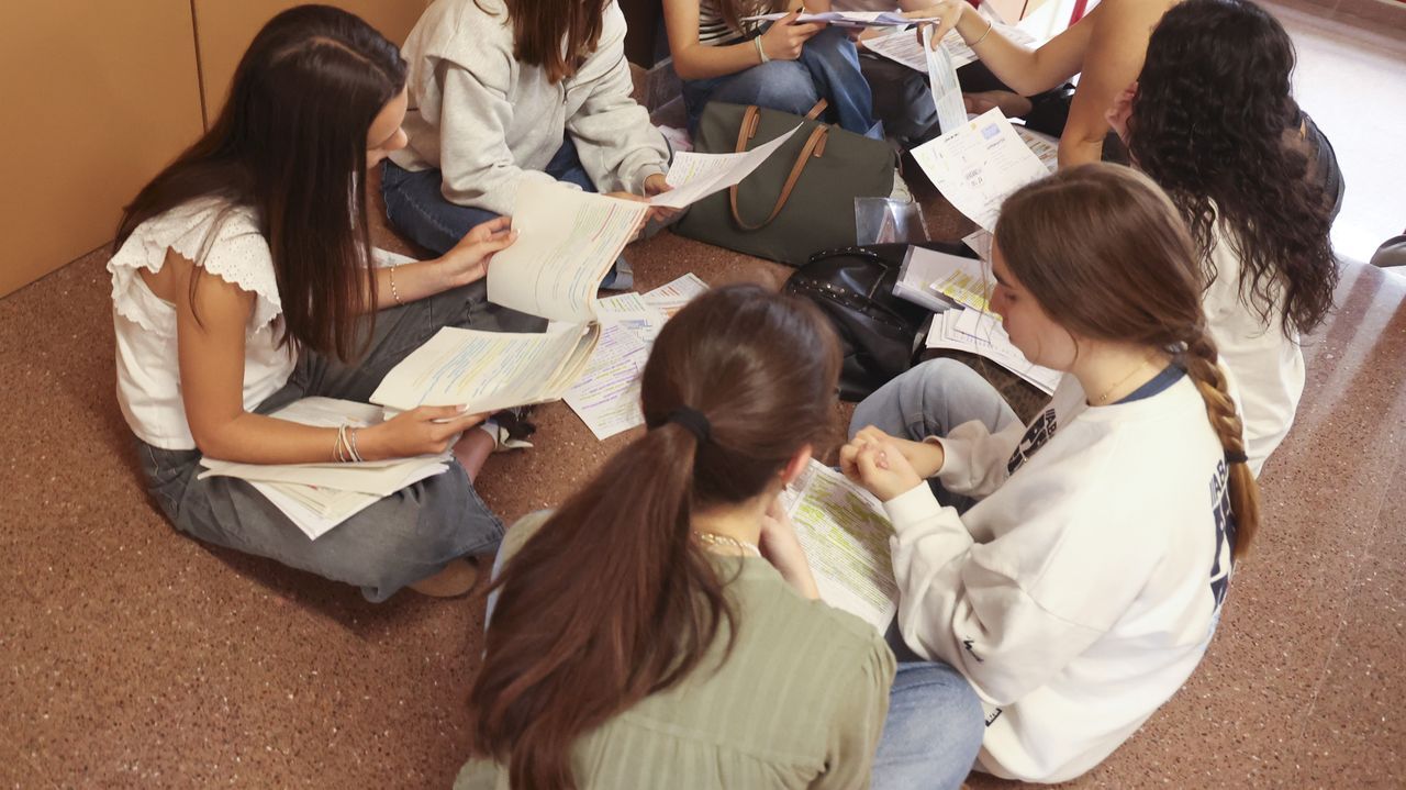 PAU 2025: mismo nivel en el instituto y una caída mínima en la selectividad