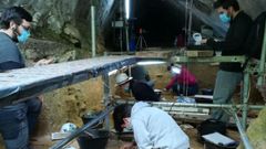 Un aspecto das escavacións realizadas en Cova Eirós no verán do ano pasado