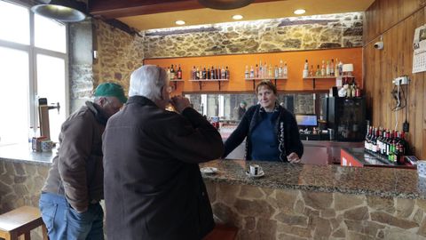 Maricarmen L�pez Dovale, que es natural de Xerdiz, fue ceramista durante 23 a�os y trabaj� de joven en la hosteler�a