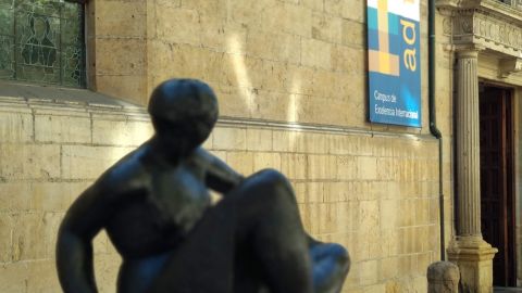 Exterior del Edificio Hist�rico de la Universidad de Oviedo, en la calle San Francisco